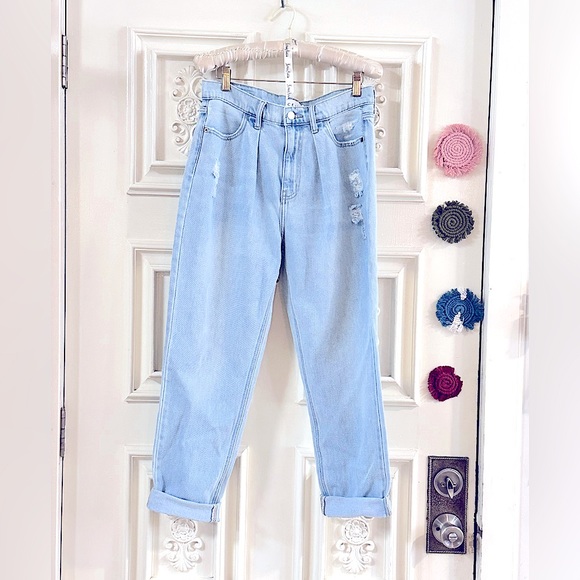 CELIO 80’s STYLE DENIM SEXY MOM JEANS:PLEATED HIGH RISE, STRAIGHT DISTRESSED LEG - Picture 8 of 16